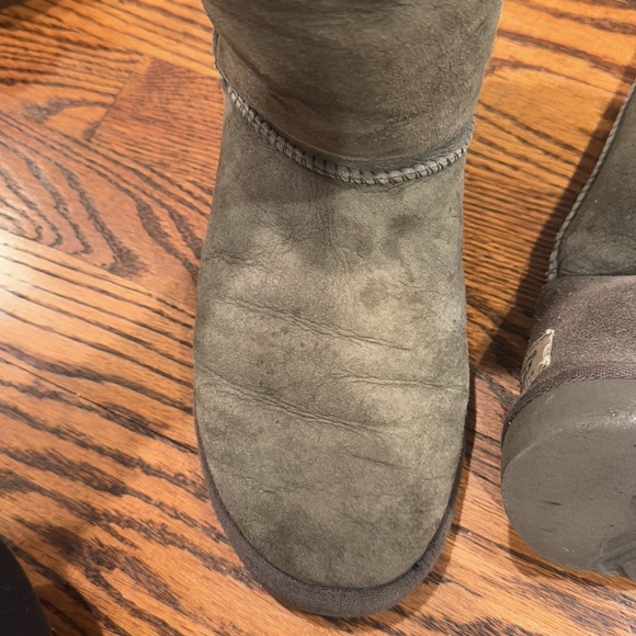 Tall Ugg boots in gray - Picture 3 of 4